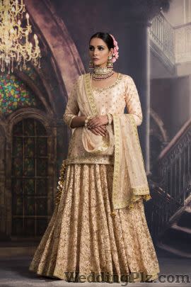 Kumud Designs Fashion Designers weddingplz