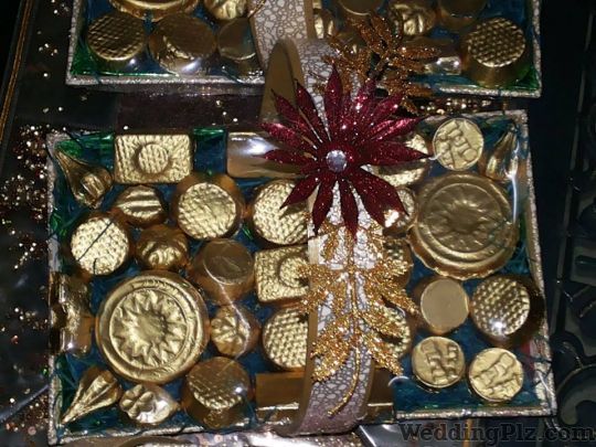 Pearl Flowers Trousseau Packer weddingplz