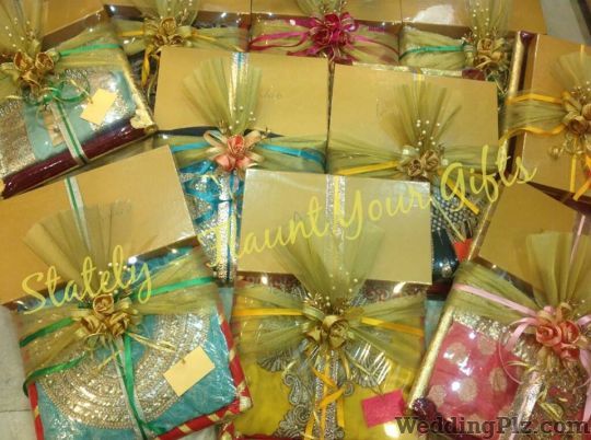 Stately Flaunt Your Gifts Trousseau Packer weddingplz