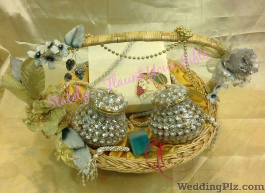 Stately Flaunt Your Gifts Trousseau Packer weddingplz