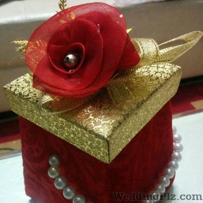 Dazzling Gift Wraps by Rinkle Trousseau Packer weddingplz