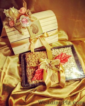 Wrap a Smile by Shreya Ahuja Trousseau Packer weddingplz