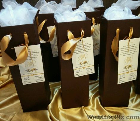 Wrap a Smile by Shreya Ahuja Trousseau Packer weddingplz