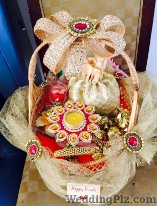 Trousseau Packing by Zehra Trousseau Packer weddingplz