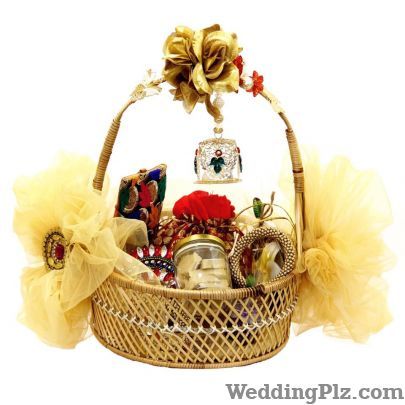 Trousseau Packing by Zehra Trousseau Packer weddingplz