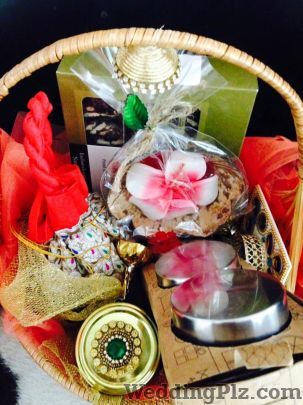 Trousseau Packing by Zehra Trousseau Packer weddingplz