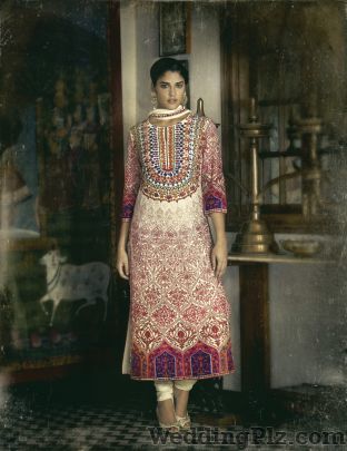 Deepika Anand Boutiques weddingplz