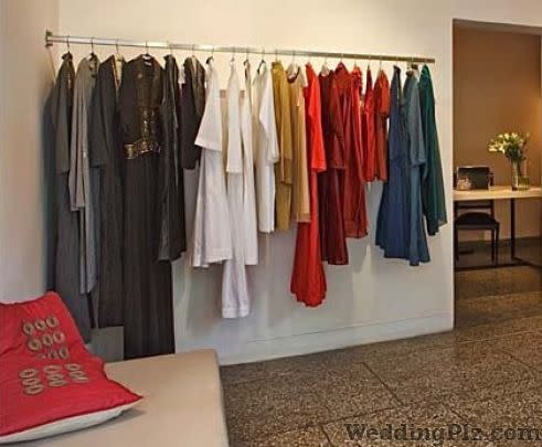 Bumblebee Boutique Boutiques weddingplz