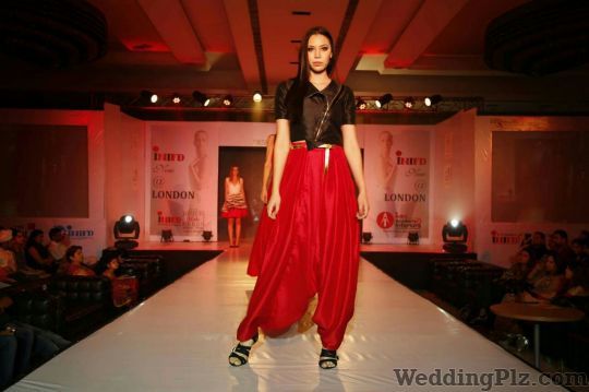 Smart Boutique Boutiques weddingplz