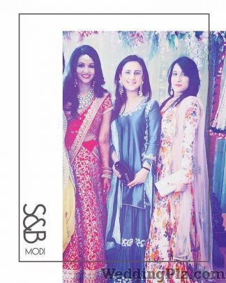 Saumya and Bhavini Modi Boutiques weddingplz