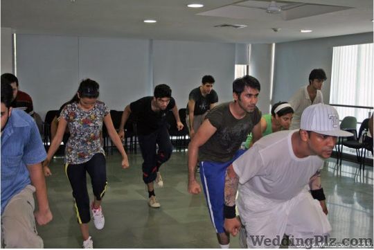 Sanjeev Mehtas Elegant Dance Academy Choreographers weddingplz