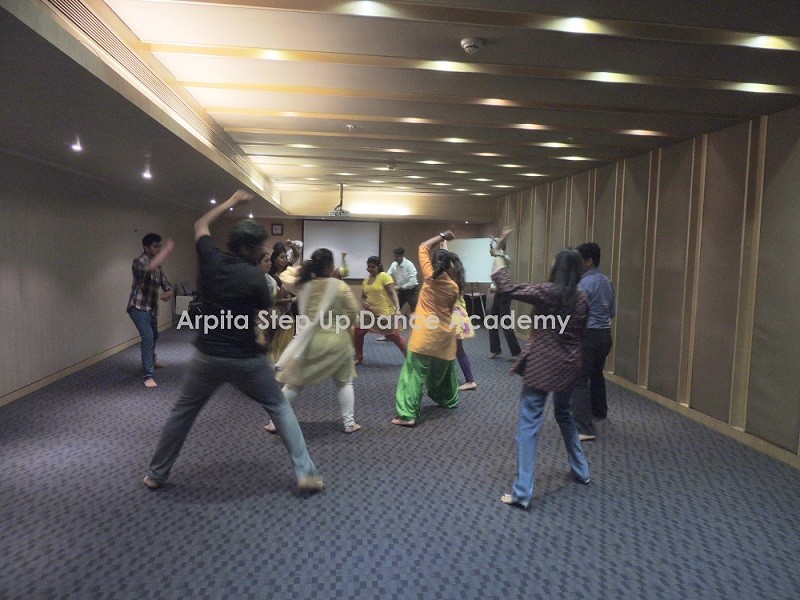 Portfolio Images Arpita Step Up Dance Academy Pvt Ltd Vile Parle East Western Suburbs Choreographers Weddingplz Use mysqli or pdo instead in /home/topcom/public_html/storescripts/connect_to_mysql.php on line 13. weddingplz