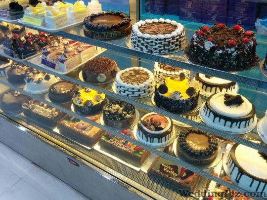 Creamy Hustle The Cake Studio Confectionary and Chocolates weddingplz