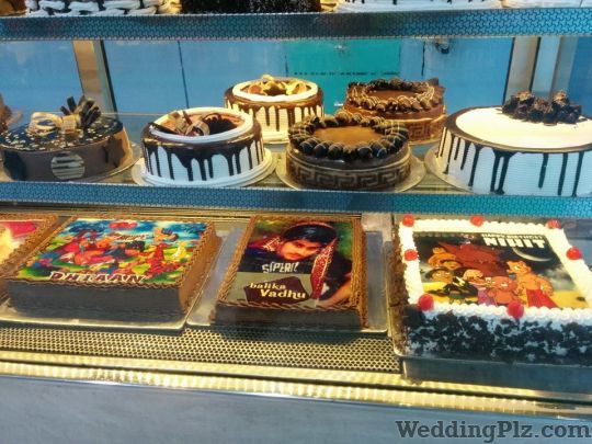 Creamy Hustle The Cake Studio Confectionary and Chocolates weddingplz