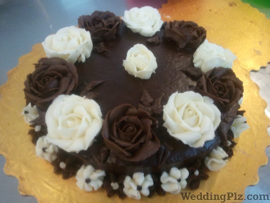 Black and Tan Confectionary and Chocolates weddingplz