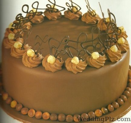 Black and Tan Confectionary and Chocolates weddingplz
