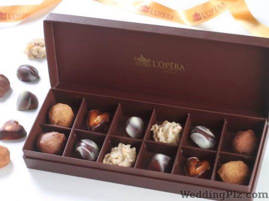 L Opera Confectionary and Chocolates weddingplz