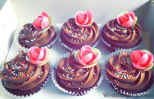 Viya Cupcakery by Tanvi Confectionary and Chocolates weddingplz