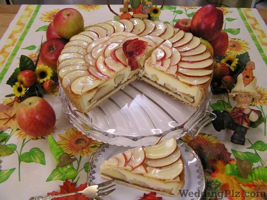 Crust N Cakes Confectionary and Chocolates weddingplz