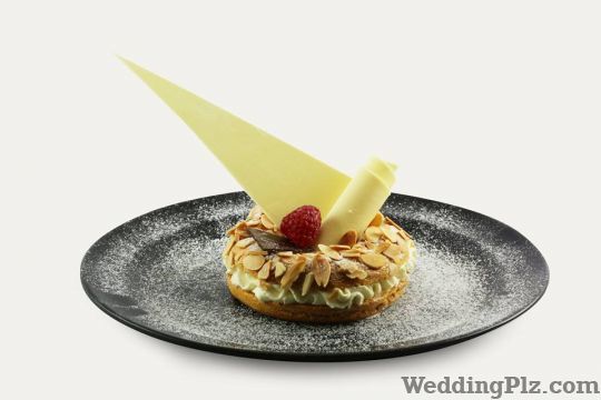 Dezertfox Confectionary and Chocolates weddingplz