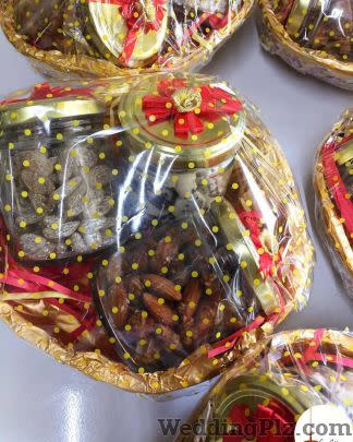 La Crème Confectionary and Chocolates weddingplz