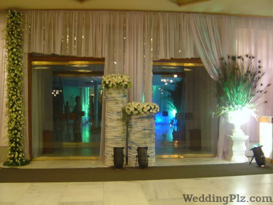 Purple Feather Production Decorators weddingplz