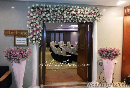 Melting Flowers Decorators weddingplz
