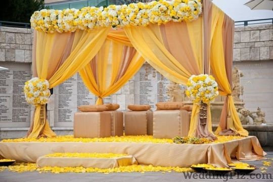 Just Rajanish Fusion Flower Decorators weddingplz