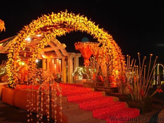 Roses and Petals Flower Decoration Decorators weddingplz