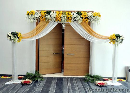 Roses and Petals Flower Decoration Decorators weddingplz