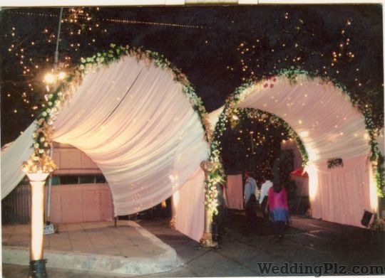 Roses and Petals Flower Decoration Decorators weddingplz