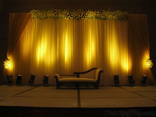 Roses and Petals Flower Decoration Decorators weddingplz