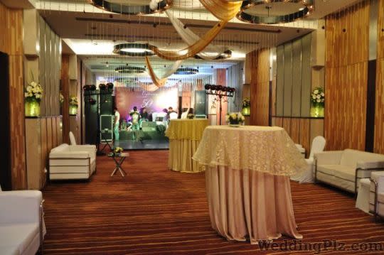Roses and Petals Flower Decoration Decorators weddingplz