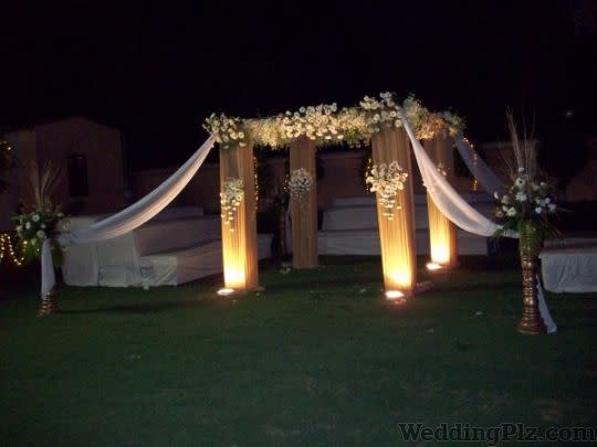 Roses and Petals Flower Decoration Decorators weddingplz