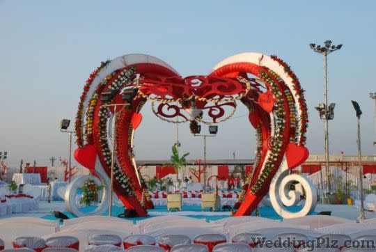 Roses and Petals Flower Decoration Decorators weddingplz
