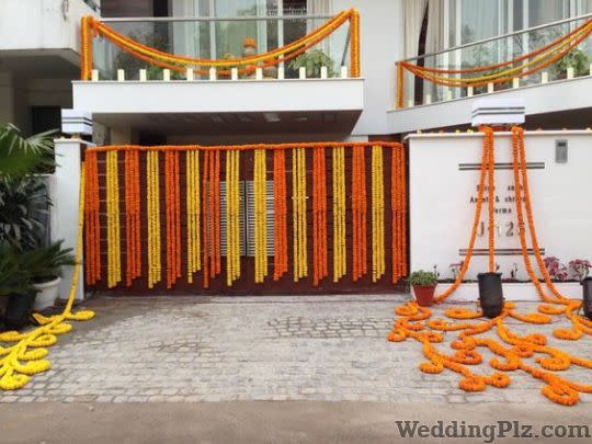 Roses and Petals Flower Decoration Decorators weddingplz