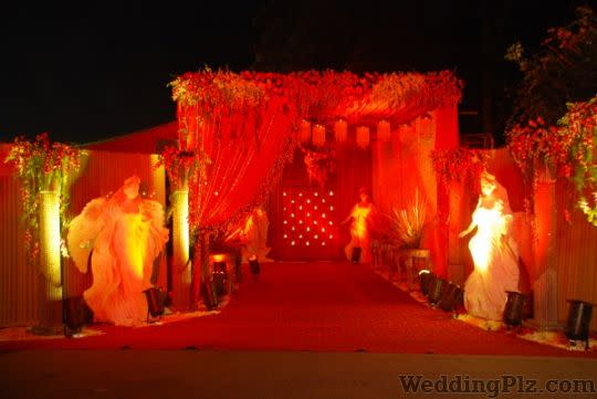 Roses and Petals Flower Decoration Decorators weddingplz