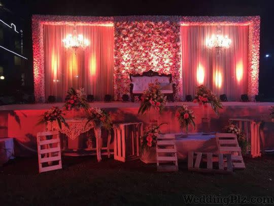 Momento Events Pvt Ltd by Aniket Mishra Decorators weddingplz